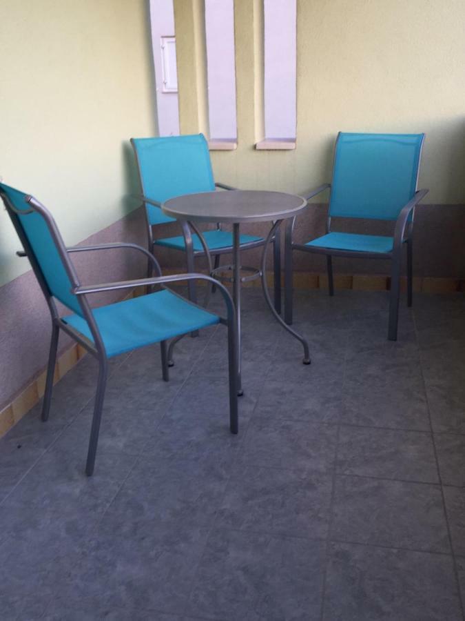 Apartmani Atila Damir Omiš Extérieur photo